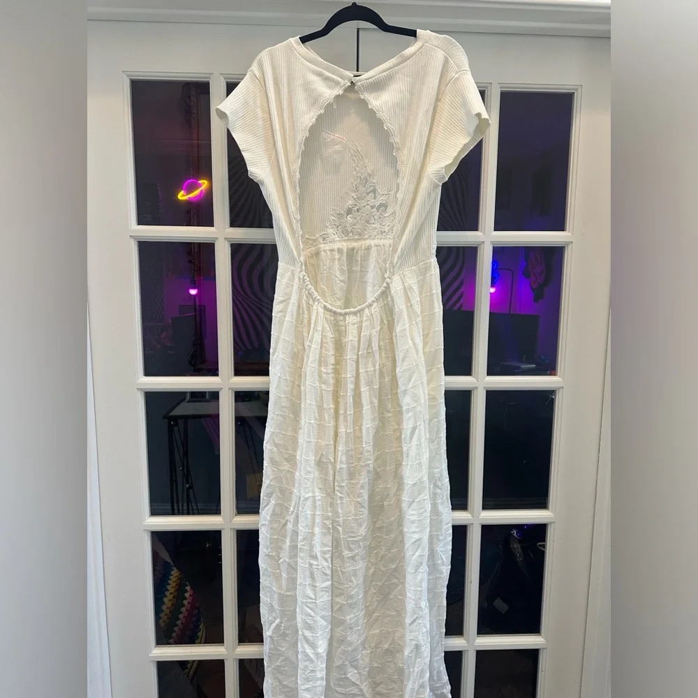 Free People Serenity Maxi Dress in White NWOT - Picture 5 of 6